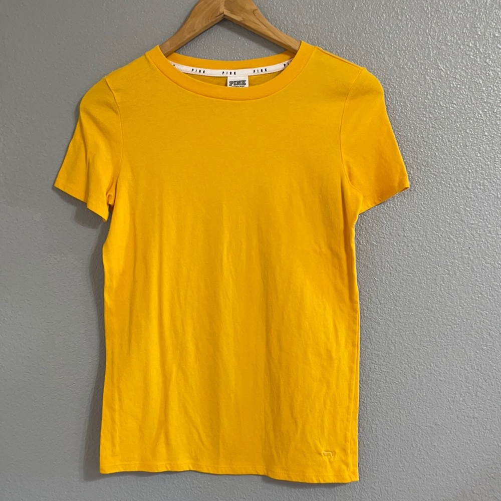 ⭐️VS PINK YELLOW T-SHIRT⭐️